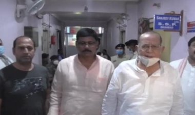 धनबाद: AICC मेंबर संतोष सिंह को मिल रही है जान से मारने की धमकी, एसएसपी से मिलकर लगायी सुरक्षा की गुहार