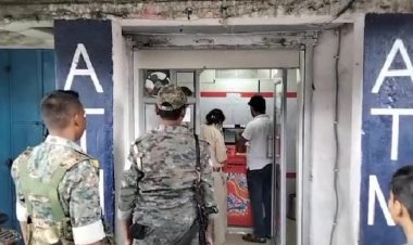 धनबाद: बलियापुर में एटीएम लूटपाट की कोशिश, लोगों ने एक क्रिमिनल को पकड़ पुलिस को सौंपा