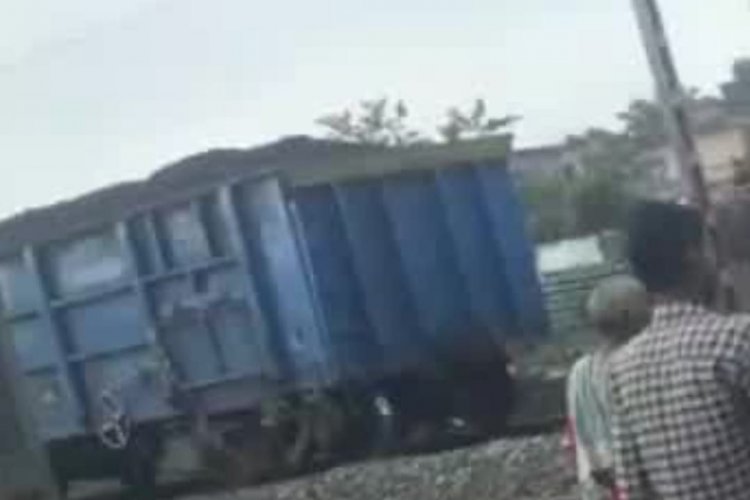गया से धनबाद आ रही मालगाड़ी Wasseyour के पास दो भाग में बंटी