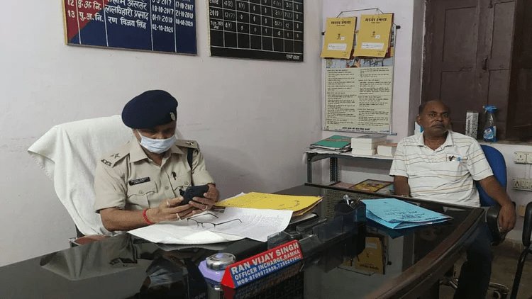 गढवा: डाकघर से दो करोड़ 10 लाख के गबन के आरोपी पोस्टमास्टर अरेस्ट, पुलिस ने भेजा जेल 