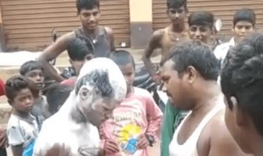 बिहार: नवादा में मोबााईल चोरी के आरोप में युवक का सिर मुंडवाकर बाजार में घुमाया