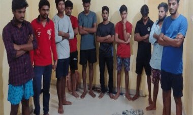 धनबाद: बेकारबांध में काल सेंटर में पुलिस की रेड, आंध्र प्रदेश के 13 युवक पकड़ाये