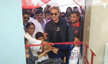 धनबाद: सरायढेला कैपिटल मॉल में खुला द जावेद हबीब सैलून, जावेद हबीब ने किया ओपनिंग