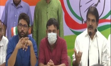 कॉमरेड से कांग्रेसी हुए कन्हैया कुमार, जिग्नेश मेवानी ने भी थामा कांग्रेस का हाथ, राहुल गांधी ने दिलायी सदस्यता