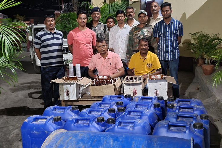    राजगंज में नकली अंग्रेजी शराब बनाने की फैक्ट्री पकड़ायी,चोरी की एंबुलेंस बरामद