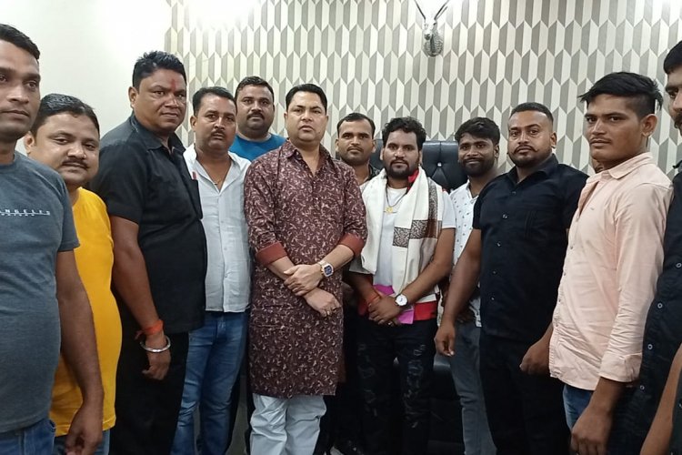  भोजपुरी एक्टर छोटू छलिया ने कांग्रेस नेता रणविजय सिंह से की मुलाकात 