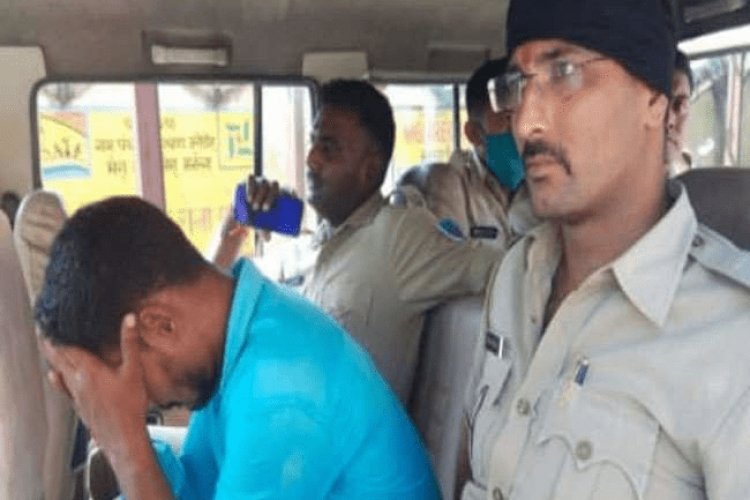  प्रखंड समन्वयक दीपक एसीबी ने 10 हजार रुपये घूस लेते दबोचा