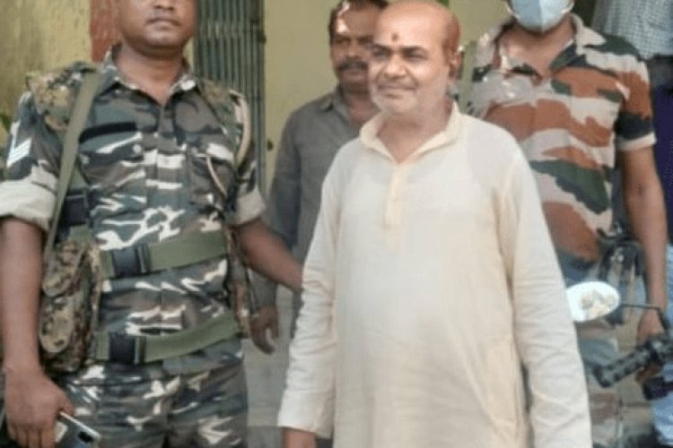 पलामू ने महालेखागार कार्यालय क्लर्क को 4500 रुपये घूस लेते अरेस्ट