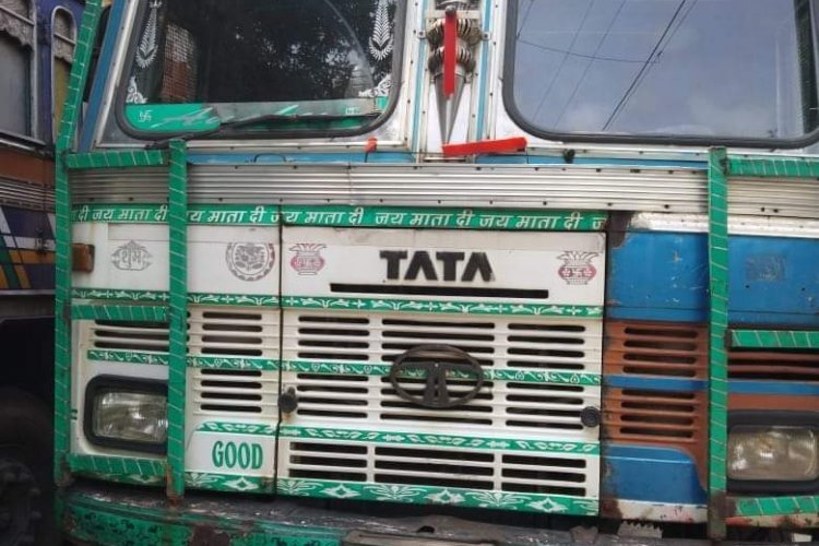 झरिया में 10 लाख का अवैध लोहा जब्त, तीन के खिलाफ FIR