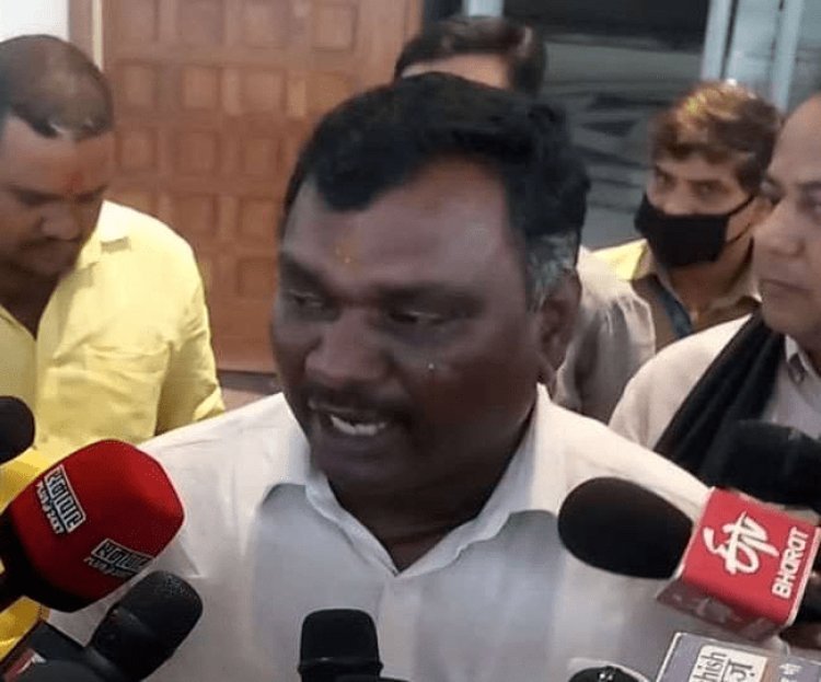 झारखड: विधानसभा से रोते हुए निकले अमर बाउरी, कहा- स्पीकर ने दलित होने के कारण बोलने का मौका नहीं दिया