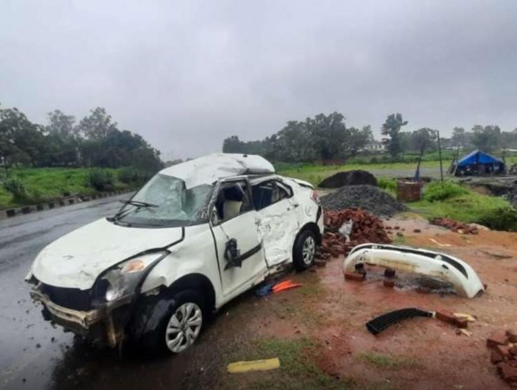 रामगढ़: रांची-पटना NH पर कुजू में  डिवाइडर से टकराकर पलटी कार, बिहार के तीन  युवकों की मौत