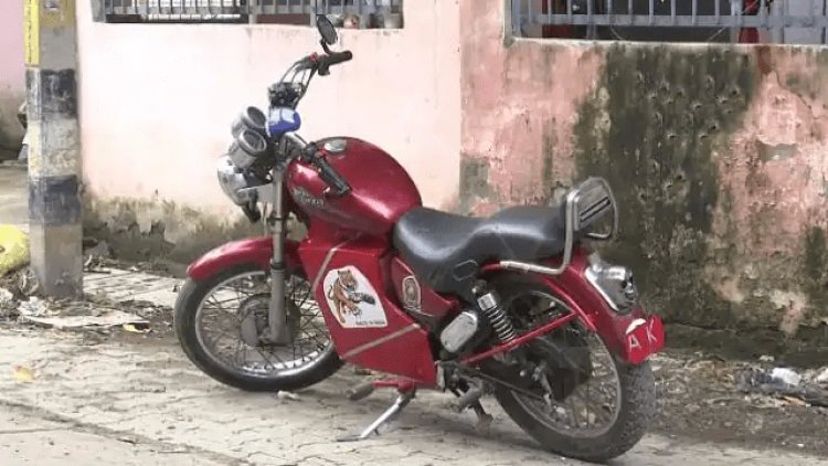 नई दिल्ली: 15 साल के स्टूडेंट ने पुरानी Royal Enfield से बनाई इलेक्ट्रिक बाइक, 100Km की रेंज 