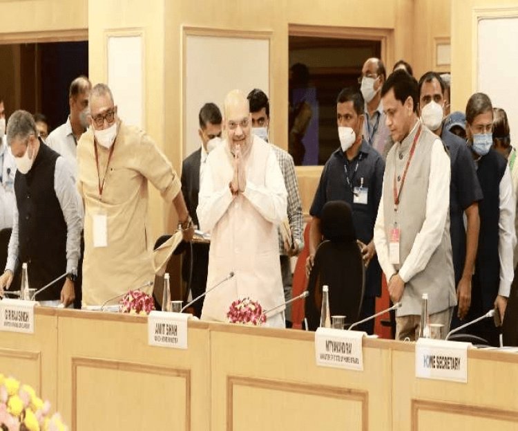 नई दिल्ली: साल में नक्सलवाद का खात्मा, फंडिंग रोकने और फ्रंटल आर्गेनाइजेशन पर कसेगा शिकंजा