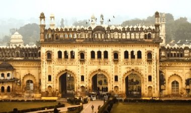 उत्तर प्रदेश : लखनऊ के बड़ा इमामबाड़ा में शॉर्ट स्कर्ट, बिना सिर ढके लड़कियों की एंट्री नहीं