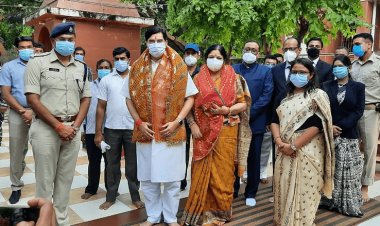 झारखंड: हाईकोर्ट के चीफ जस्टिस डॉ रवि रंजन ने इटखोरी मां भद्रकाली मंदिर में की पूजा