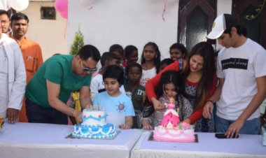 धनबाद: असहाय गरीब बच्चों के साथ रणविजय सिंह ने अपने बेटा-बेटी जन्मदिन मनाया