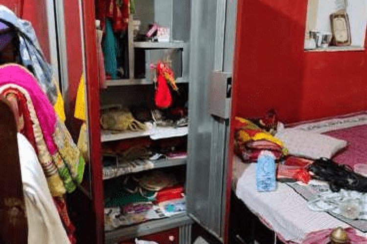 रांची: पुनदाग में दुर्गा पूजा मेला घूमने गया था पूरा परिवार, घर से 10 लाख के ज्वलेरी चोरी