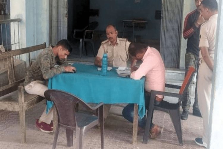 औरंगाबाद: पुलिस पर हमला कर ट्रैक्टर छुड़ा ले गए उपद्रवी, दो जवान घायल