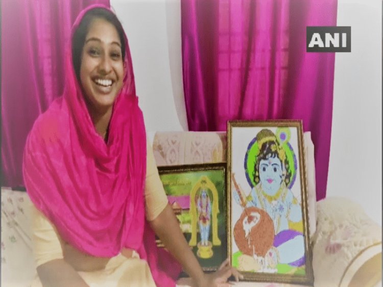 केरल: भगवान श्रीकृष्ण की खूबसूरत पेंटिंग बनाती है एक मुस्लिम महिला