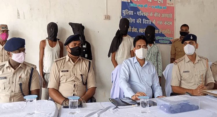 जामताड़ा: नकली पिस्टल दिखाकर रेलकर्मी से लूटपाट का खुलासा, चार क्रिमिनल्स अरेस्ट
