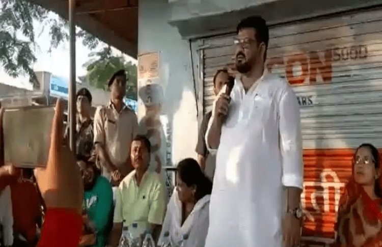 झारखंड: खेल मंत्री हफीजुल हसन जुबान फिसली, एक्स पीएम मनमोहन सिंह को जीवित रहते दे दी श्रद्धांजलि, फिर मांगी माफी