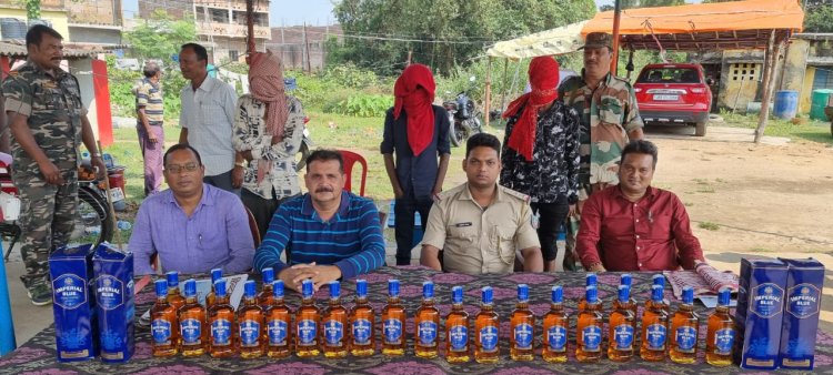 दुमका: हंसडीहा में श्रीहरि बस से विदेशी शराब जब्त, पुलिस ने तीन इंटर स्टेट तस्कर को किया अरेस्ट
