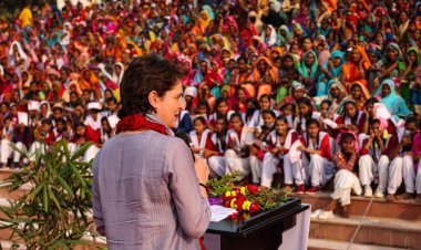 उत्तर प्रदेश: सुनो द्रोपदी शस्त्र उठा लो, अब गोविंद न आयेंगे, चित्रकूट में प्रियंका गांधी का शक्ति संवाद