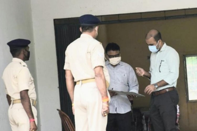 धनबाद: डीसी ने किया ईवीएम वेयरहाउस का निरीक्षण