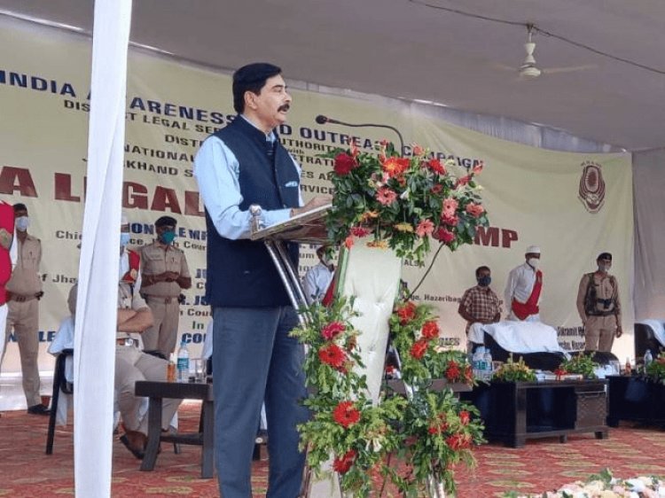 हजारीबाग: आमलोगों में कानूनी जागरूकता ज़रूरी: चीफ जस्टिस 