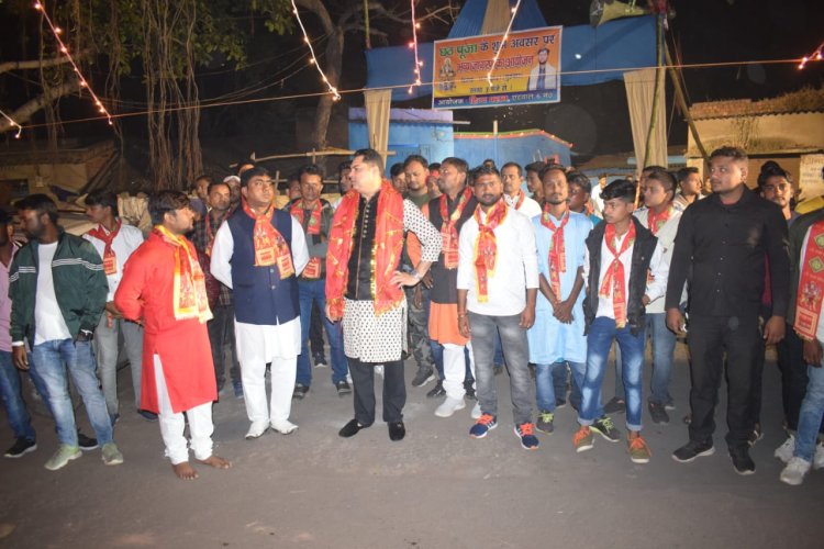 धनबाद : गोधर हिंद क्लब द्वारा आयोजित भक्ति जागरण का रणविजय सिंह ने किया उद्घाटन