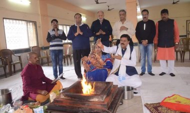 धनबाद: शक्ति मंदिर का मनाया गया 32वां शिलान्यास दिवस, भजन-कीर्तन व हवन