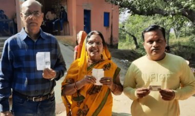 बिहार: पंचायत चुनाव में वोट देने अमेरिका से भभुआ पहुंचा दंपति, तीन हजार डालर खर्च कर आये देस