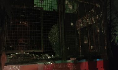 जम्मू कश्मीर: श्रीनगर में पुलिस बस पर आतंकी हमला, दो जवान शहीद,14 घायल