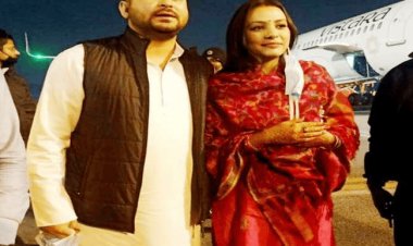 बिहार: शादी के बाद पत्नी के साथ पटना लौटे तजस्वी यादव, कहा-हमलोग लोहियावादी, भेदभाव करना ठीक नहीं 