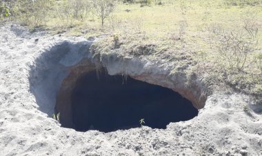 धनबाद: निरसा के कुहूका में इलिगल माइनिंग के कारण भू-धंसान, दहशत में ग्रामीण
