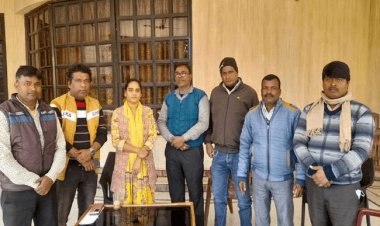 धनबाद: स्थाई किये जाने की घोषणा से कोयलांचल के पारा टीचर उत्साहित, झरिया एमएलए का किया सम्मान