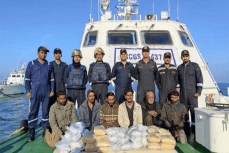 गुजरात: 400 करोड़ की हेरोइन के साथ तस्कर अरेस्ट