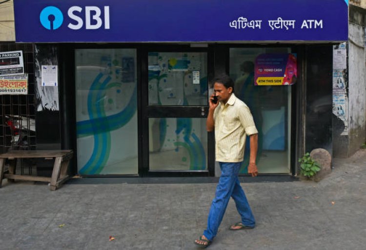 ATM फ्रॉड पर लगाम लगाने के लिए SBI की पहल, 9,999 से ज्यादा रुपये निकालने पर बतानी होगी ओटीपी