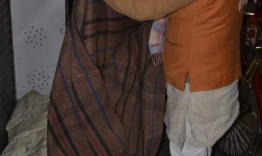 धनबाद: MLA राज सिन्हा ने दिखायी मानवीयता,  ठंढ़ रात में जरुरतमदों को पंहुचाया कंबल