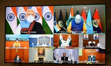 पीएम नरेंद्र मोदी की मुख्यमंत्रियों को सलाह, कहा- पाबंदियां लगाते समय लोगों की आजीविका पर भी करें गौर