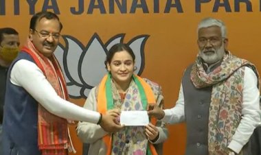 उत्तर प्रदेश: मुलायम सिंह यादव की छोटी बहू अपर्णा यादव बीजेपी में शामिल, विधानसभा चुनाव से पहले एसपी को बड़ा झटका