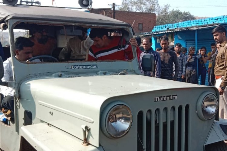  धनबाद: सिजुआ में पुलिस पर हमला, जीप तोड़ा