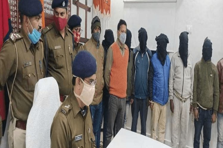 सीतामढ़ी:  सात डकैत अरेस्ट, बदमाशों के पास से मिले गोली-आर्म्स व चरस समेत अन्य सामान