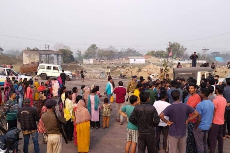  धनबाद: बस्ताकोला न्यू पैच में हैवी ब्लास्टिग से घरों पर बरसे पत्थर, हंगामा