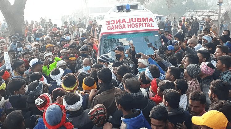 साहिबगंज: SI लालजी यादव की पंचतत्व में विलीन, रोड जाम, पलामू SP, DTO व DSP के खिलाफ कार्रवाई की मांग