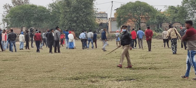 चतरा: इटखोरी में क्रिकेट पीच बनाने और शव को दफनाने की जगह को लेकर विवाद पत्थरबाजी