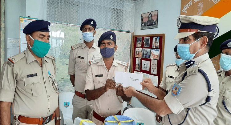 रायपुर से चोरी ज्वेलरी की हेराफेरी मामला: झारखंड CID ने जेल में बंद सिमडेगा तीनों पुलिसकर्मियों के खिलाफ सौंपा चार्जशीट