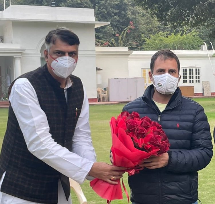 राहुल गांधी से मिले झारखंड कांग्रेस प्रसिडेंट राजेश ठाकुर, स्टेट के राजनीतिक हालात की दी जानकारी