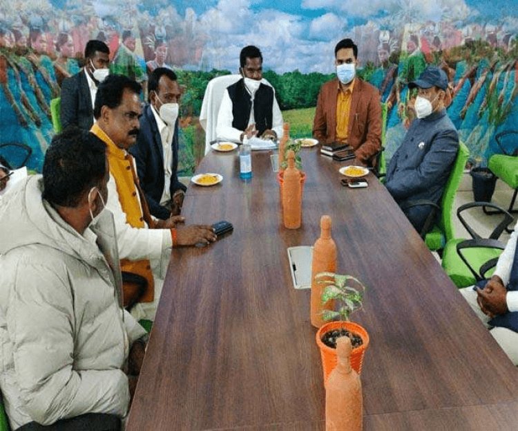 झारखंड: एजुकेशन मिनिस्टर जगरनाथ महतो  ने डीवीसी ऑफिसर्स को हड़काया, बोले-महतो मांझी को बेवकूफ बनाना छोड़े मैनेजमेंट