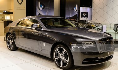 मुकेश अंबानी ने खरीदी 13 करोड़ रुपये की रॉल्स रॉयस कार, VIP नंबर के लिए पेमेंट किये 12 लाख